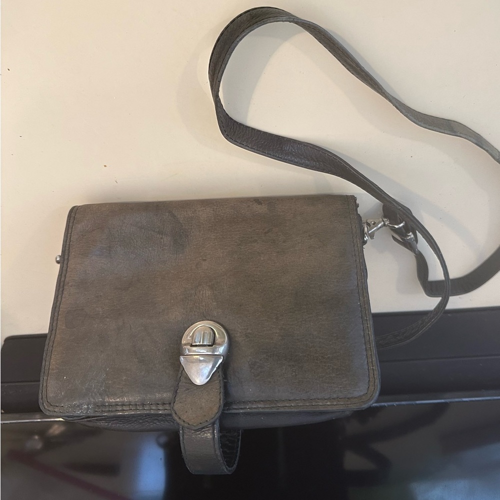 Chaos Leather Collection Cross Body Clutch Travel Bag Compartments Convertible